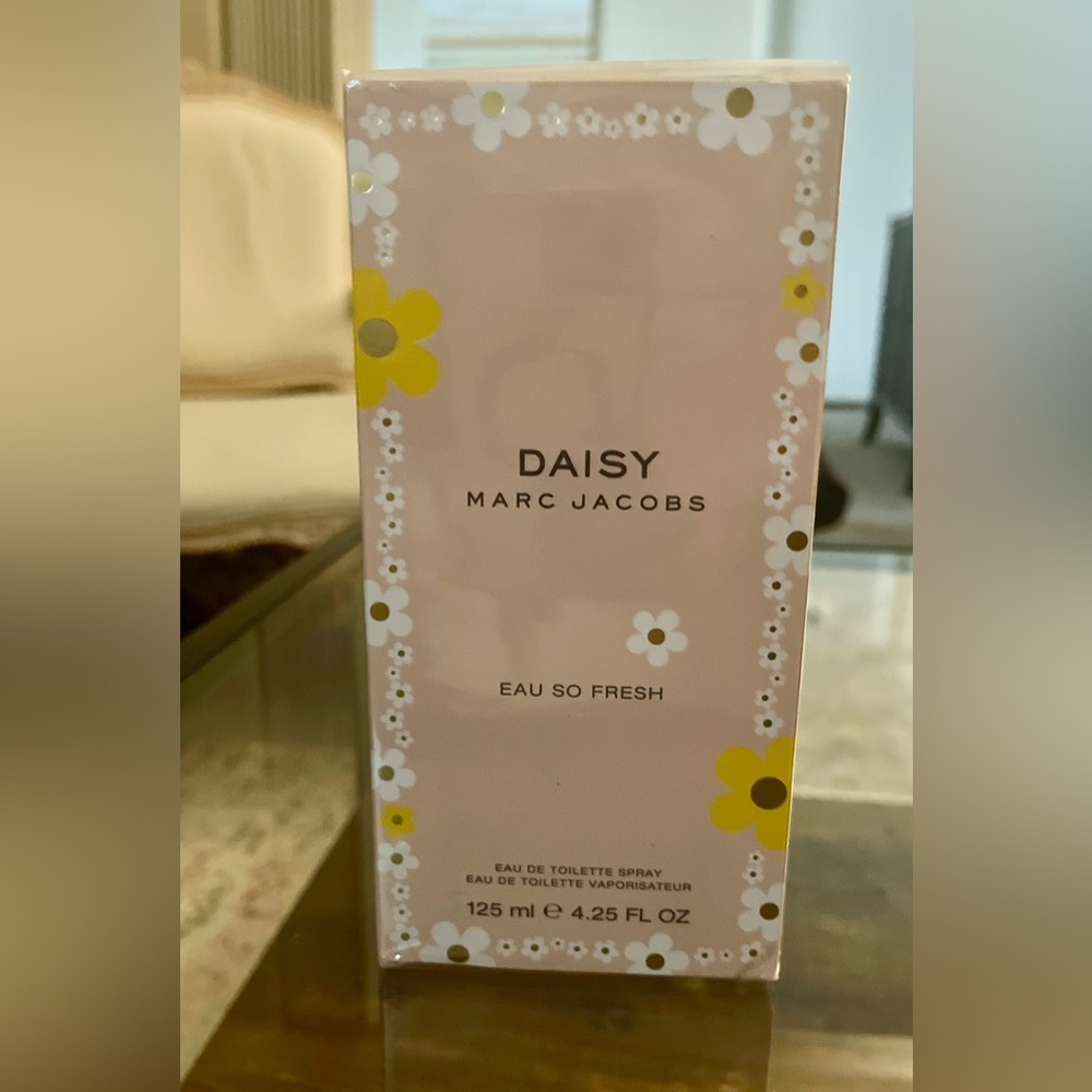 NWT Marc Jacobs Daisy Eau So Fresh - 4.25oz